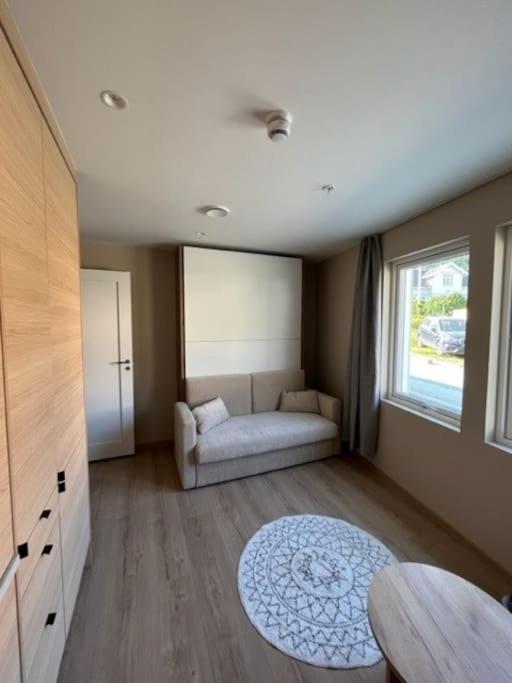 Studio Leiligheit Sogndal Esterno foto